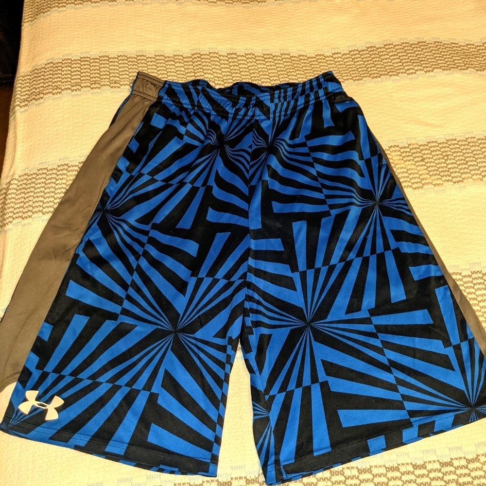 Under Armour men's small shorts